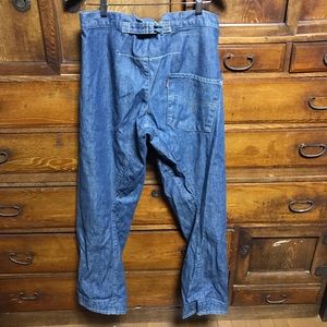 levis 501 leg twist